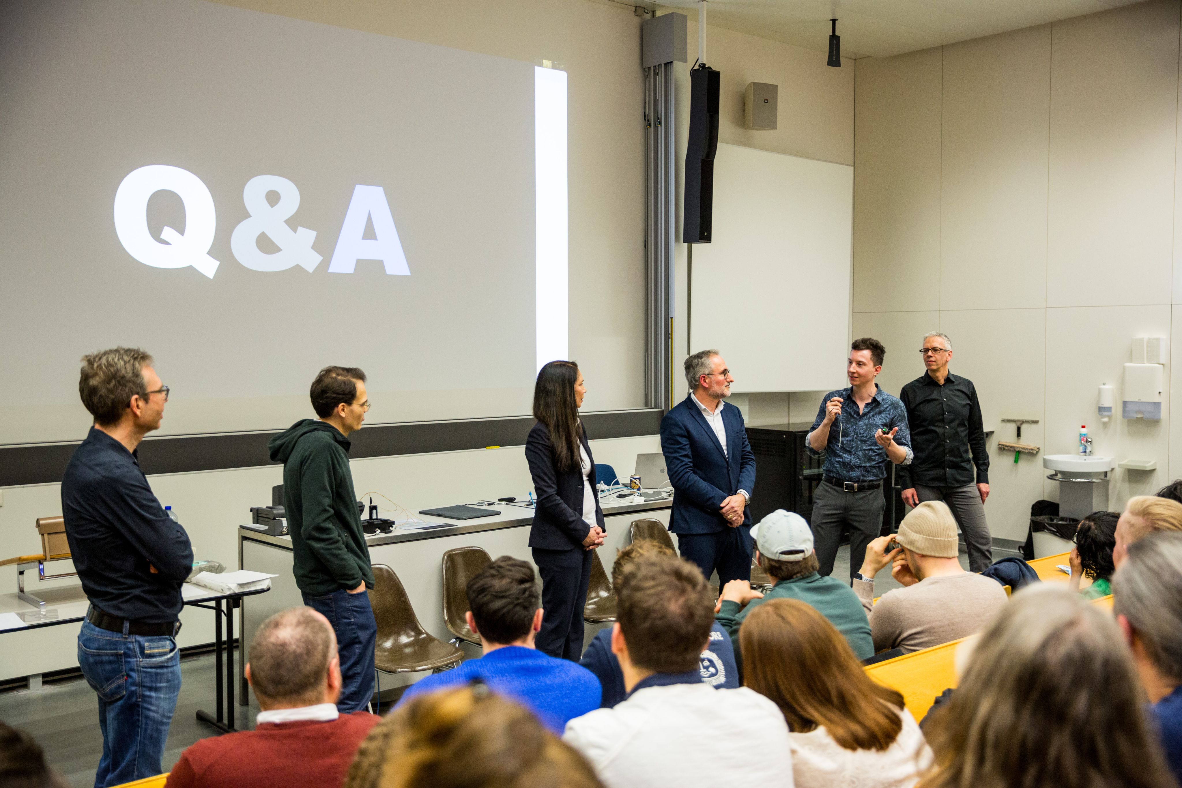 image of robin talking